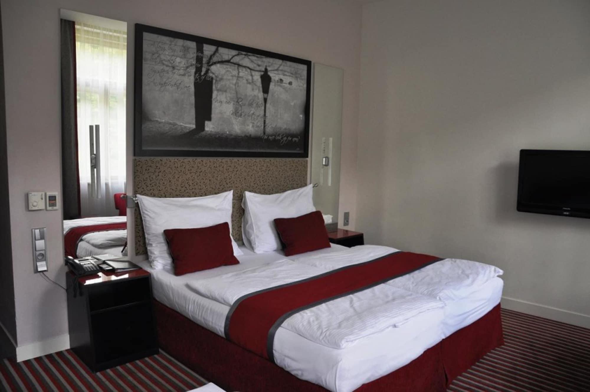 Hotel Red&blue Design