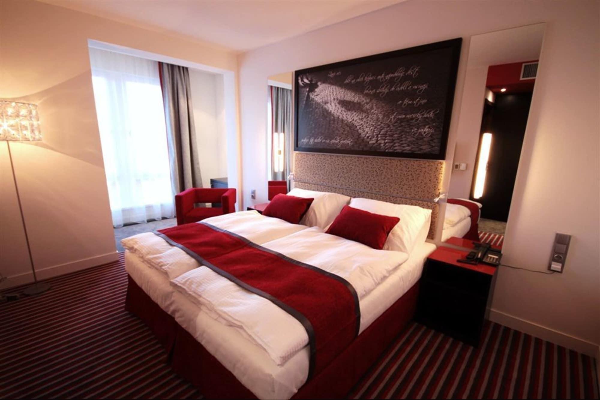 Hotel Red&blue Design 4*